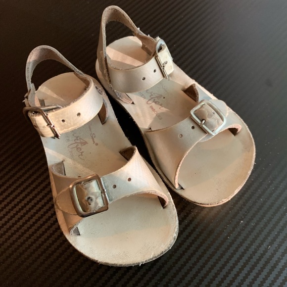 ⭐️Silver Salt Water Sandals by Hoy - Picture 1 of 4